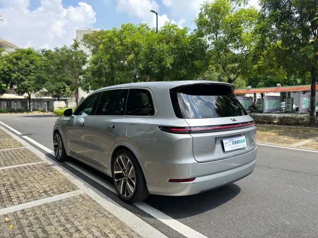 Li Auto L9 — Фото автомобиля 6