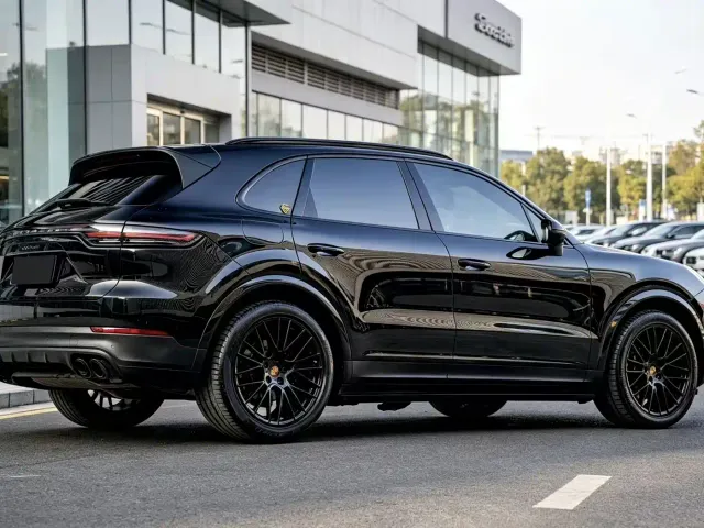 Porsche Cayenne — Фото автомобиля 12