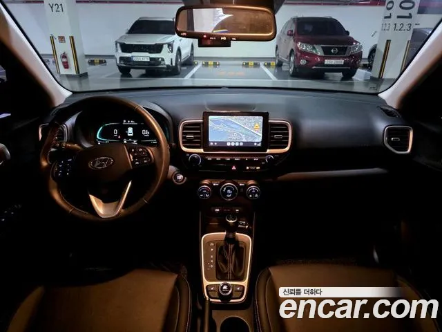 Hyundai Venue — Фото автомобиля 10