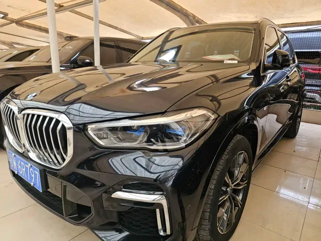 Фотография автомобиля — BMW X5