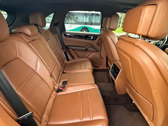 Porsche Cayenne — Фото автомобиля 15