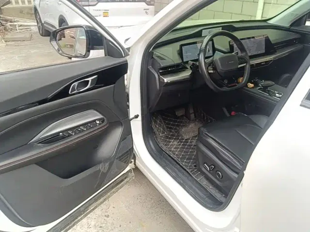 Changan Z6 — Фото автомобиля 15