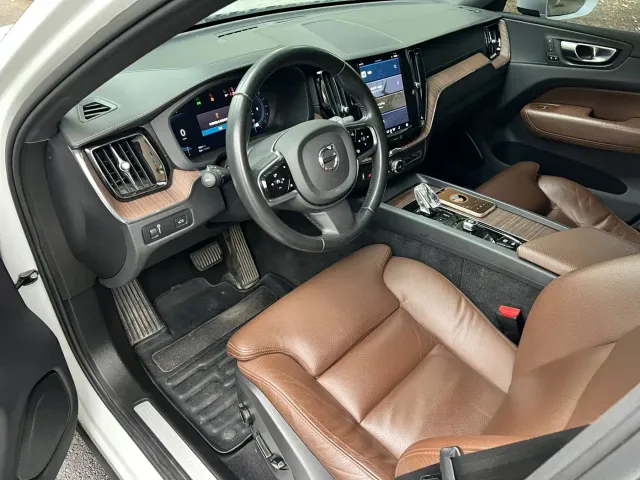 Volvo XC60 — Фото автомобиля 4