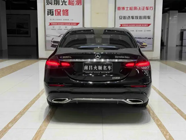 Mercedes-Benz E-Class — Фото автомобиля 6