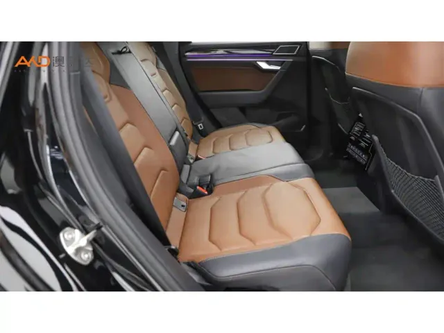 Volkswagen Touareg — Фото автомобиля 8