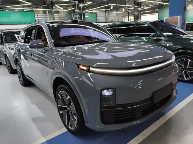 Li Auto L7 — Фото автомобиля 3