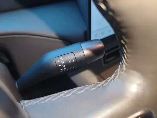 Li Auto MEGA — Фото автомобиля 13