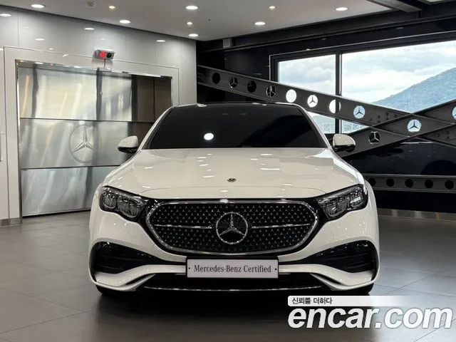 Mercedes-Benz E-Class — Фото автомобиля 2