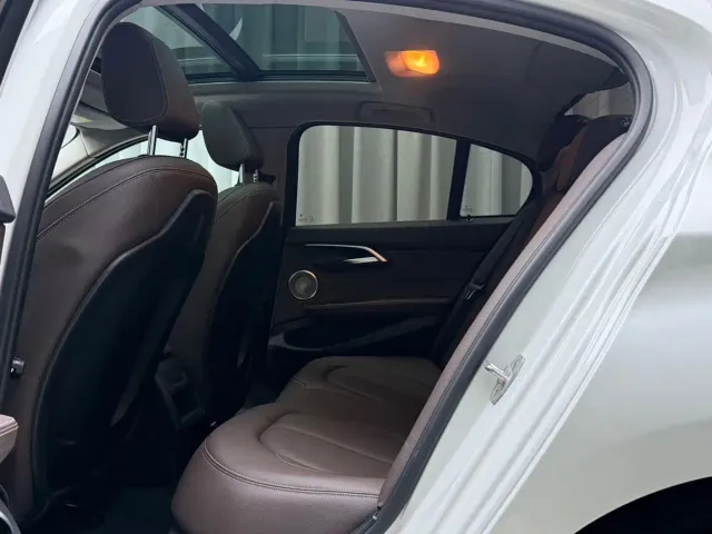 BMW 1 Series — Фото автомобиля 17