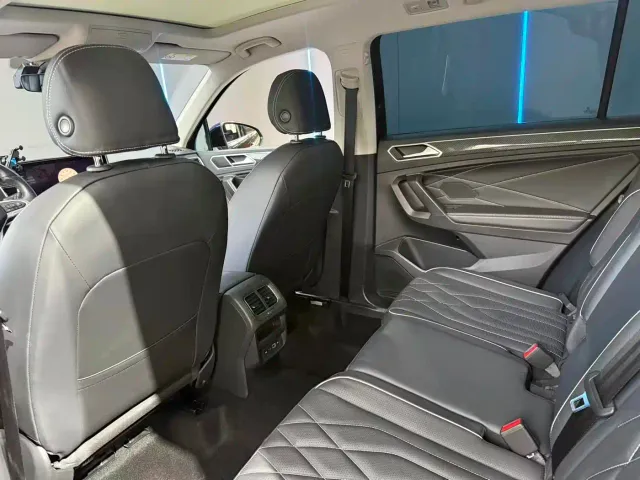 Volkswagen Tiguan L — Фото автомобиля 10