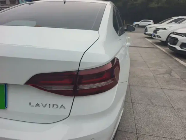 Volkswagen Lavida 2024 Model 1.5L Automatic Delight Edition — Фото автомобиля 7
