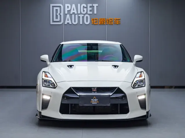 Фотография автомобиля — Nissan GT-R
