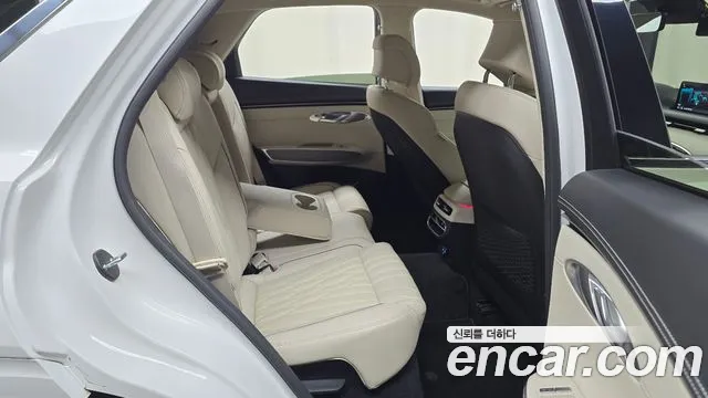 Genesis GV70 — Фото автомобиля 17