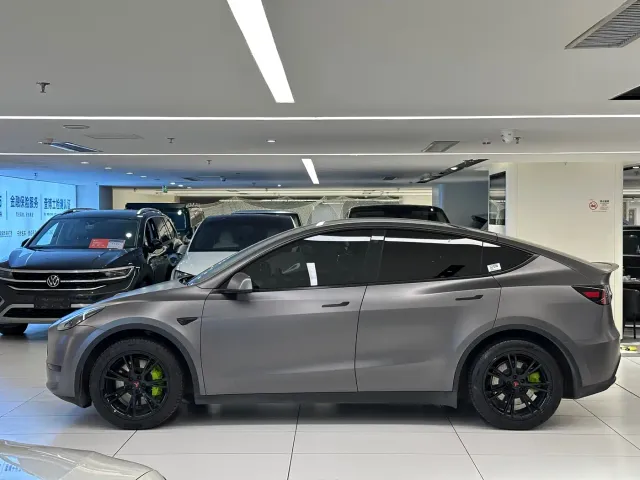 Tesla Model Y — Фото автомобиля 4