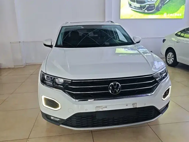 Volkswagen T-Roc — Фото автомобиля 2
