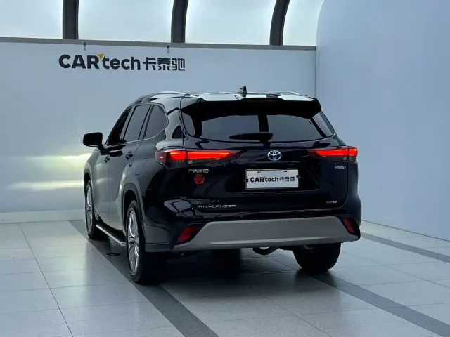 Toyota Highlander — Фото автомобиля 4