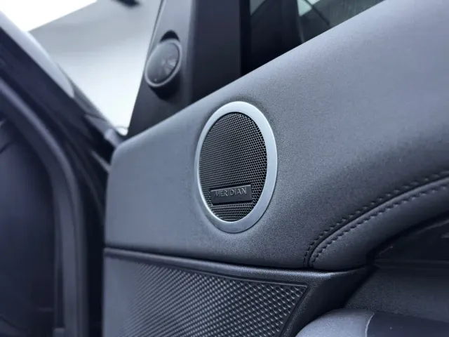 Land Rover Discovery — Фото автомобиля 22