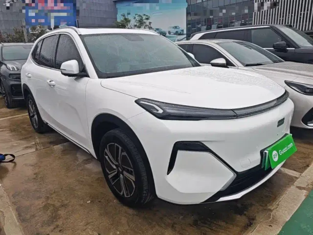 Geely Galaxy Starship 7 EM-i — Фото автомобиля 3