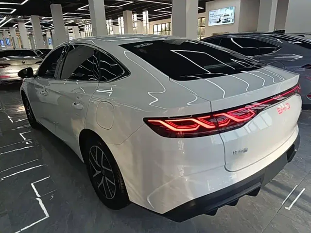 BYD Qin L — Фото автомобиля 4