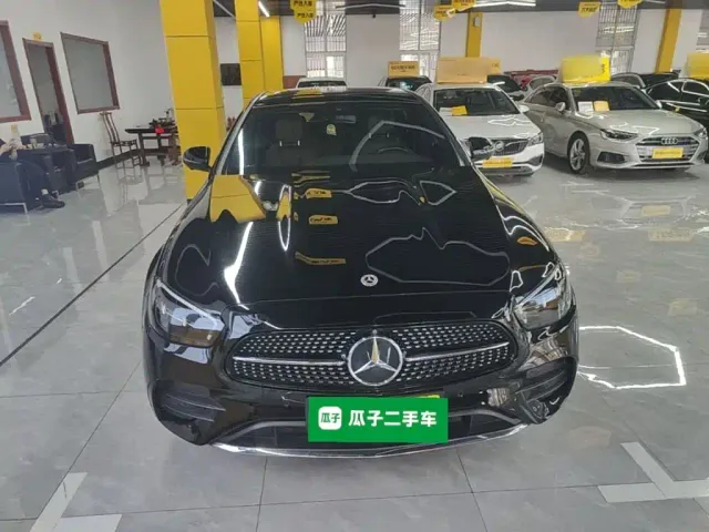 Mercedes-Benz E-Class — Фото автомобиля 2