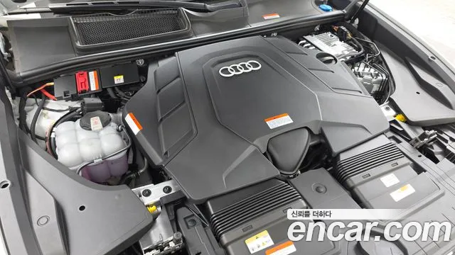 Audi Q8 55 TFSI quattro Premium — Фото автомобиля 6