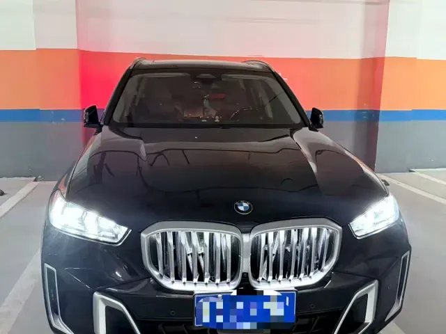 Фотография автомобиля — BMW X5