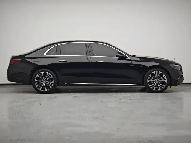 Mercedes-Benz E-Class — Фото автомобиля 6