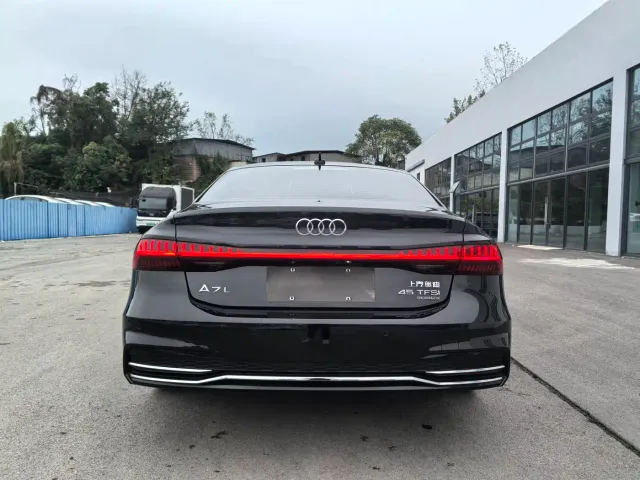 Audi A7L — Фото автомобиля 14