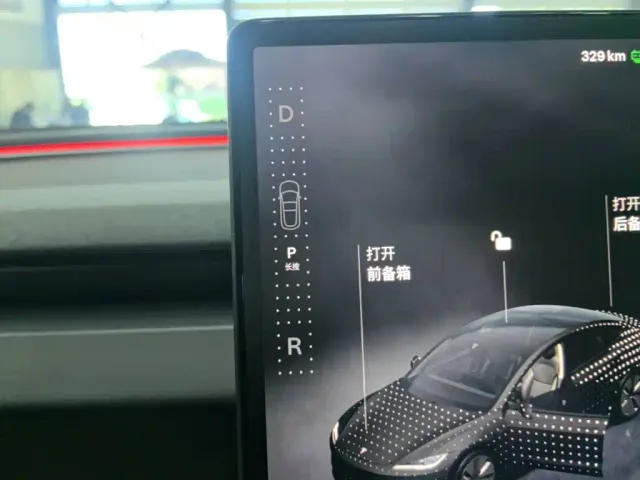 Tesla Model 3 — Фото автомобиля 13