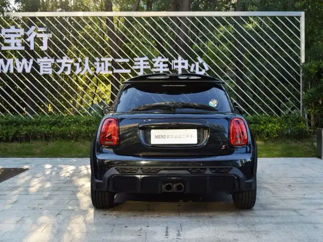MINI Hatch — Фото автомобиля 3
