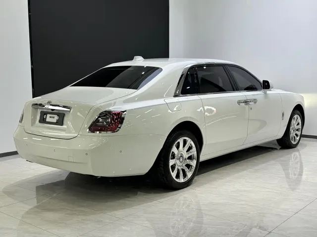 Rolls-Royce Ghost — Фото автомобиля 6
