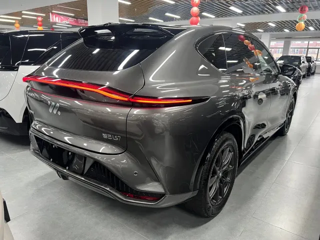IM Motors LS7 — Фото автомобиля 9