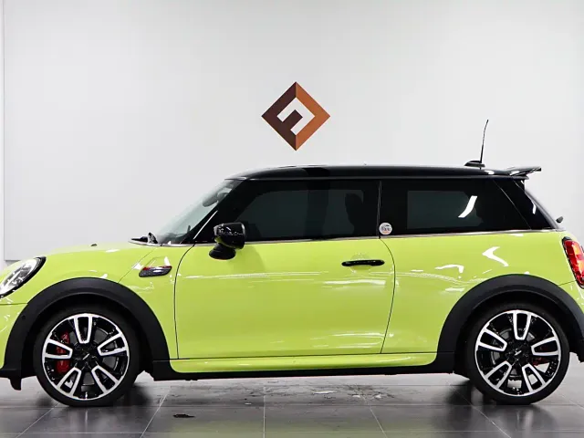 MINI John Cooper Works — Фото автомобиля 7