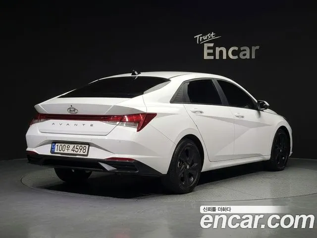 Hyundai Avante CN7 — Фото автомобиля 4