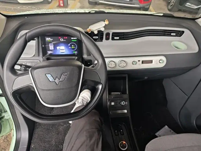 Wuling Hongguang Mini EV — Фото автомобиля 9