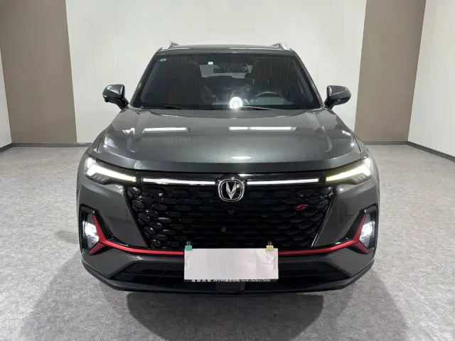 Changan CS35 Plus — Фото автомобиля 3