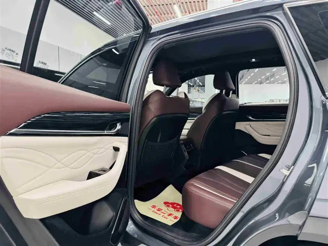 Geely Xingyue L — Фото автомобиля 17