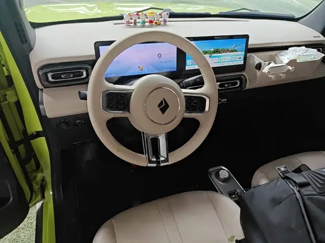 Baojun Yep — Фото автомобиля 10