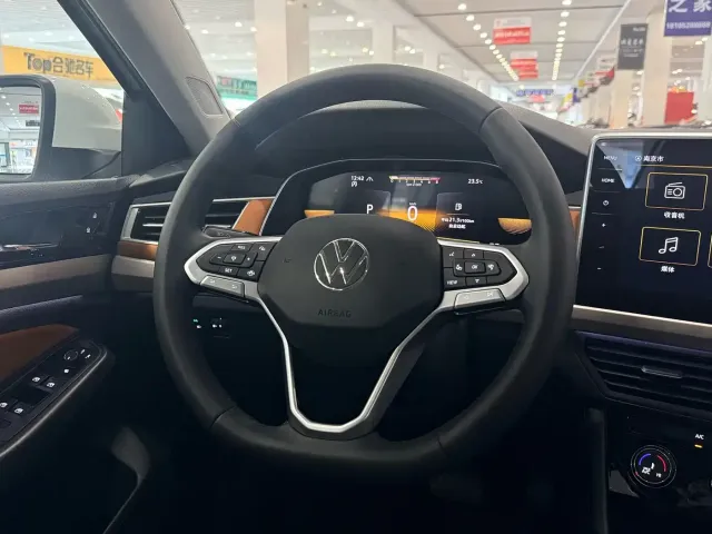 Volkswagen Bora — Фото автомобиля 11