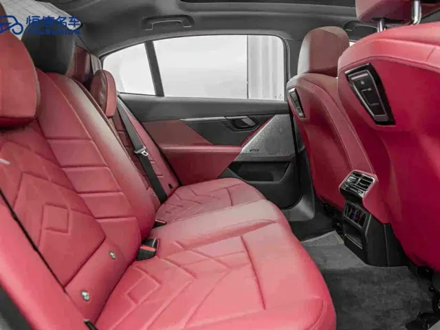 BMW 5 Series — Фото автомобиля 16