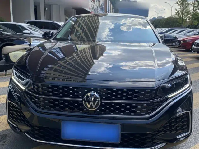 Volkswagen Passat — Фото автомобиля 8