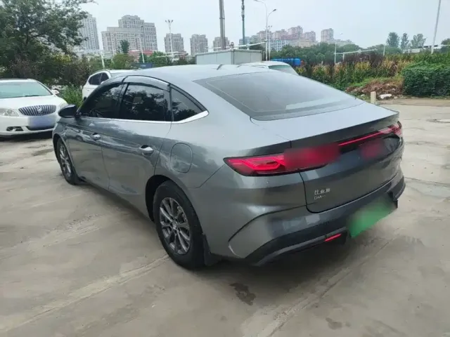 BYD Qin L — Фото автомобиля 4