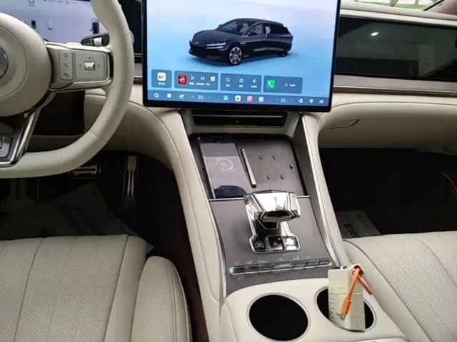 Denza Z9GT — Фото автомобиля 13
