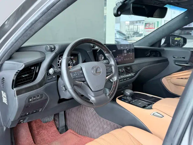 Lexus LS — Фото автомобиля 20