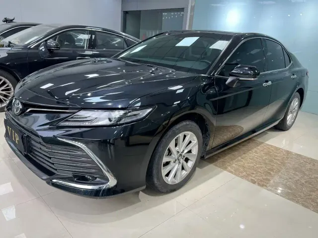 Toyota Camry — Фото автомобиля 2