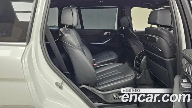 BMW X7 — Фото автомобиля 4