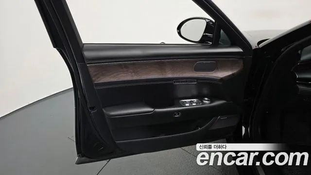 Genesis G90 Бензин 3.5 турбо AWD — Фото автомобиля 20
