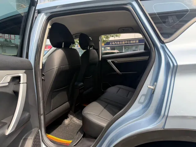 Geely Binyue — Фото автомобиля 10