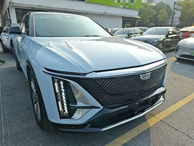 Cadillac Lyriq — Фото автомобиля 3