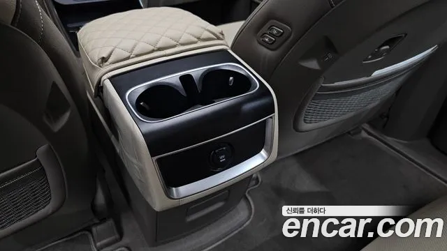 Kia Canival — Фото автомобиля 6
